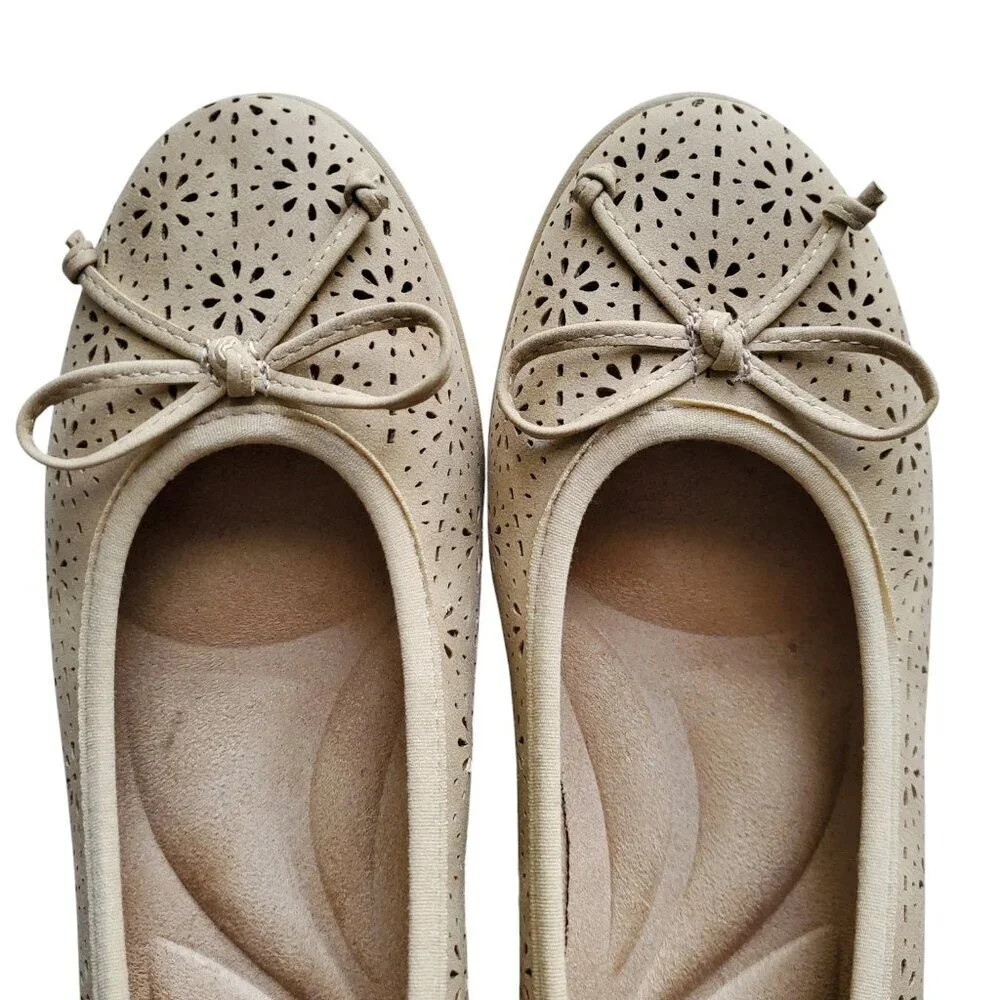 White Mountain Ballet Flats Rubber Platform Sole Tan Perforated Sporty Flats 7.5 - Picture 4 of 13